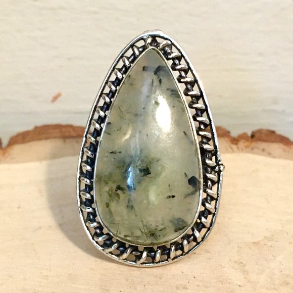 Prehnite Silver Stone Statement Ring Size 9 - Picture 3 of 5